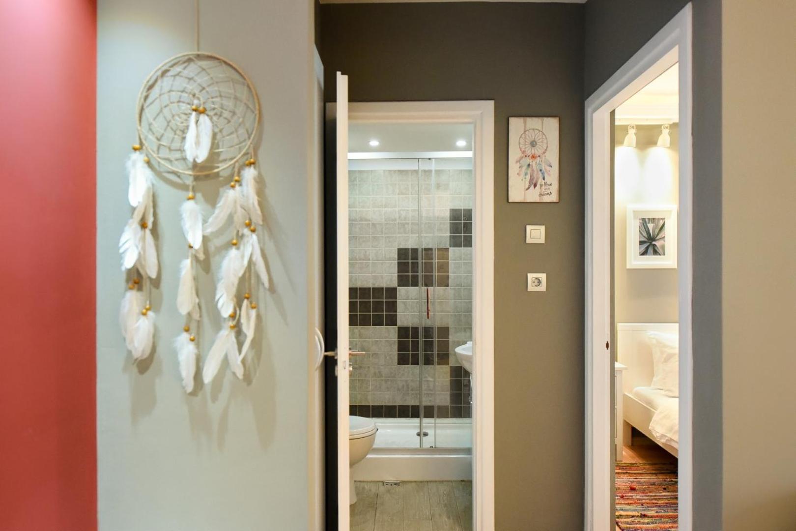 בוקרשט Downtown Oasis: Central Apartments With Cozy Charm חדר תמונה